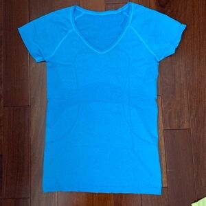 Lululemon Tee